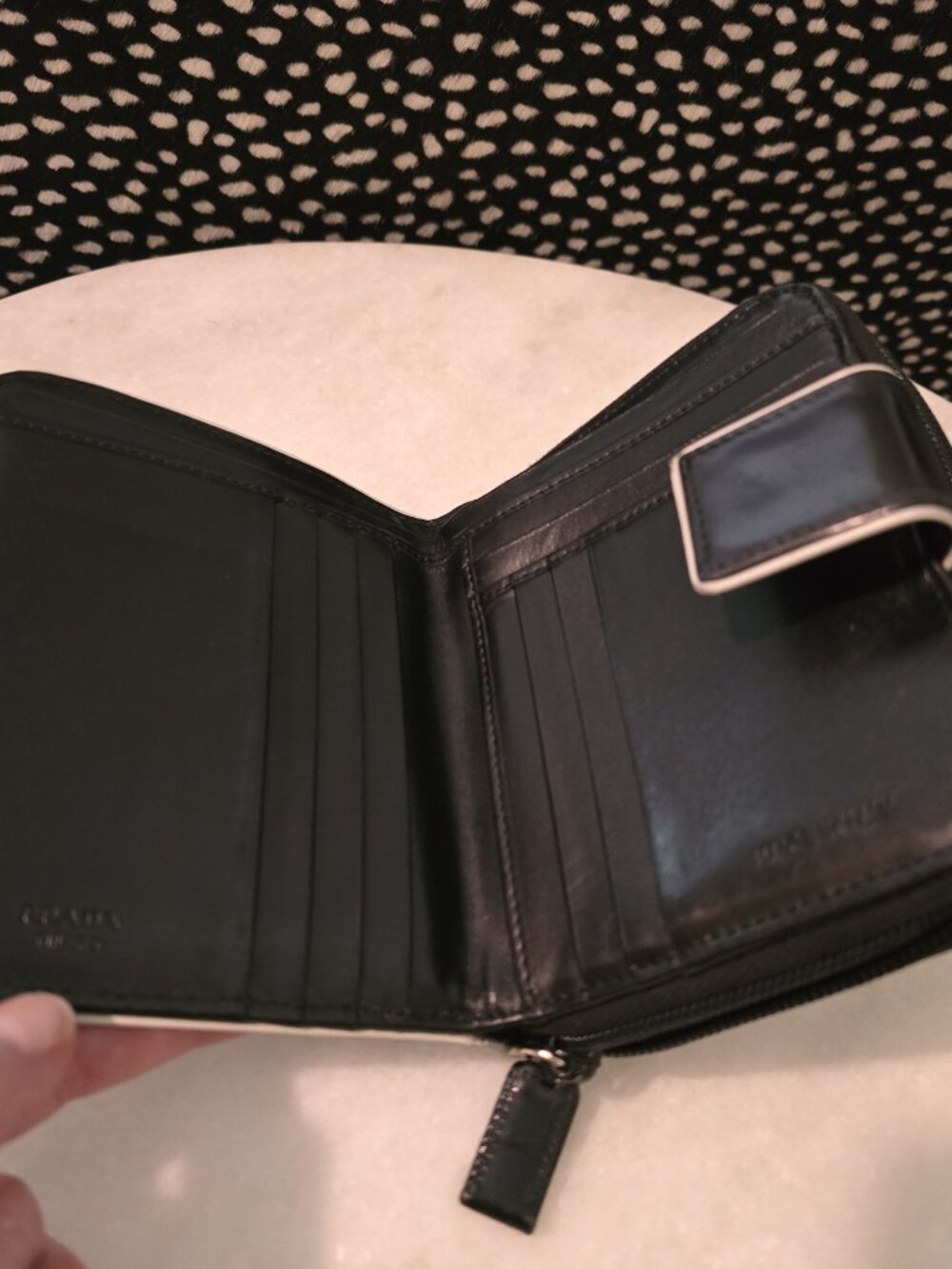 Prada Black with Cream Piping Wallet - Picture 3 of 8